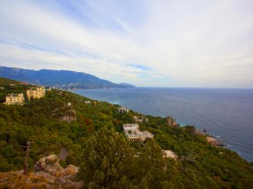 вид на море и горы